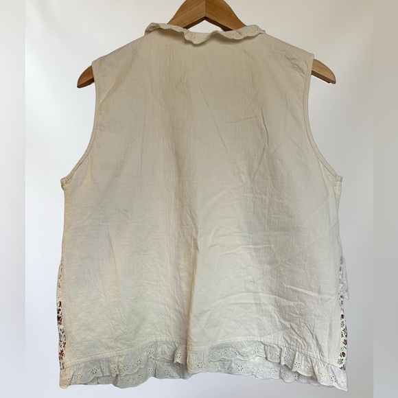 Floral Patchwork Vest with Embroidery - Picture 3 of 10